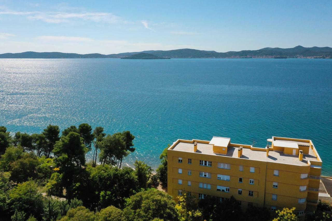 Caisa Classic Beachfront Apartment Zadar Exterior foto