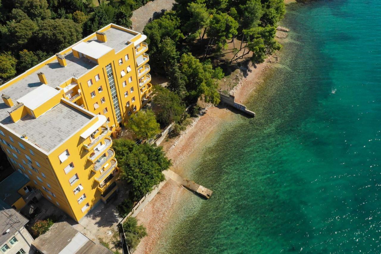 Caisa Classic Beachfront Apartment Zadar Exterior foto